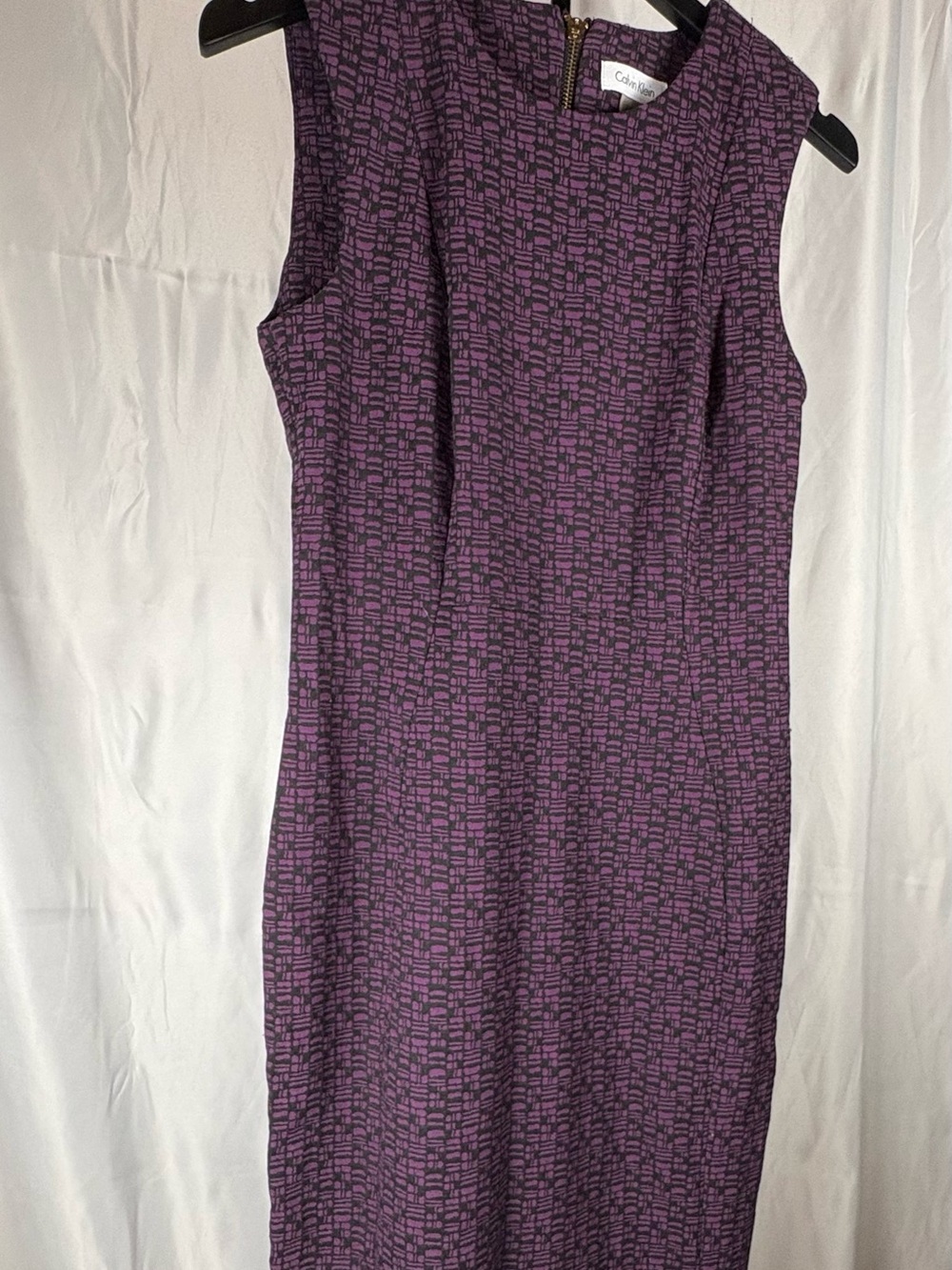 Calvin Klein Size 6 Purple Geometric Print Sheath Dress Gold Zip Career